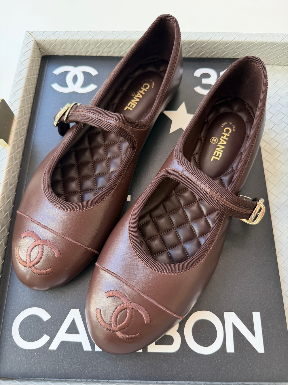 CHANEL CC LOGO BROWN MARRON FONCE LEATHER MARYJANE BALLET FLATS SHOES GHW 40.5C - Picture 5 of 13